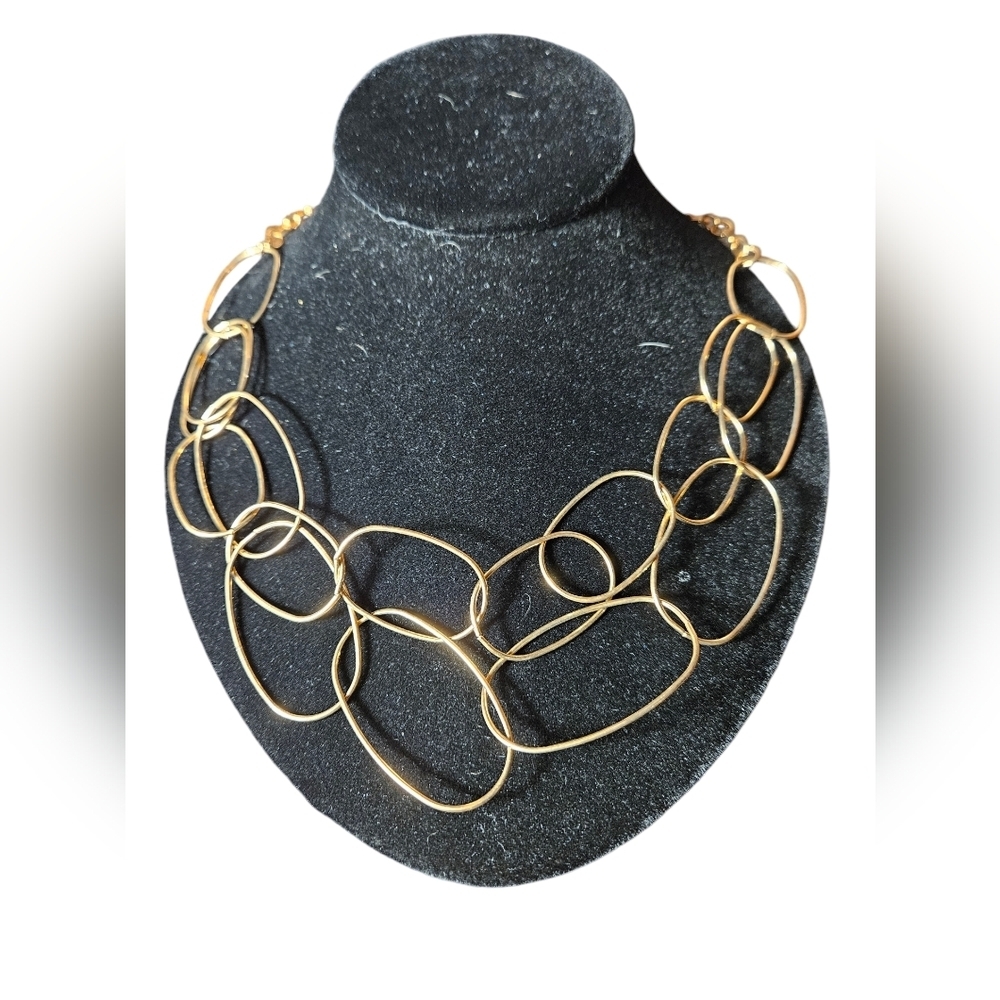 Elegant Gold Necklace